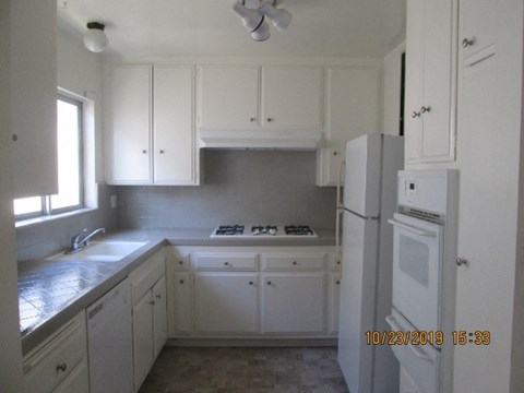 Floor plan for 2 beds, 2 baths, 950 sqft